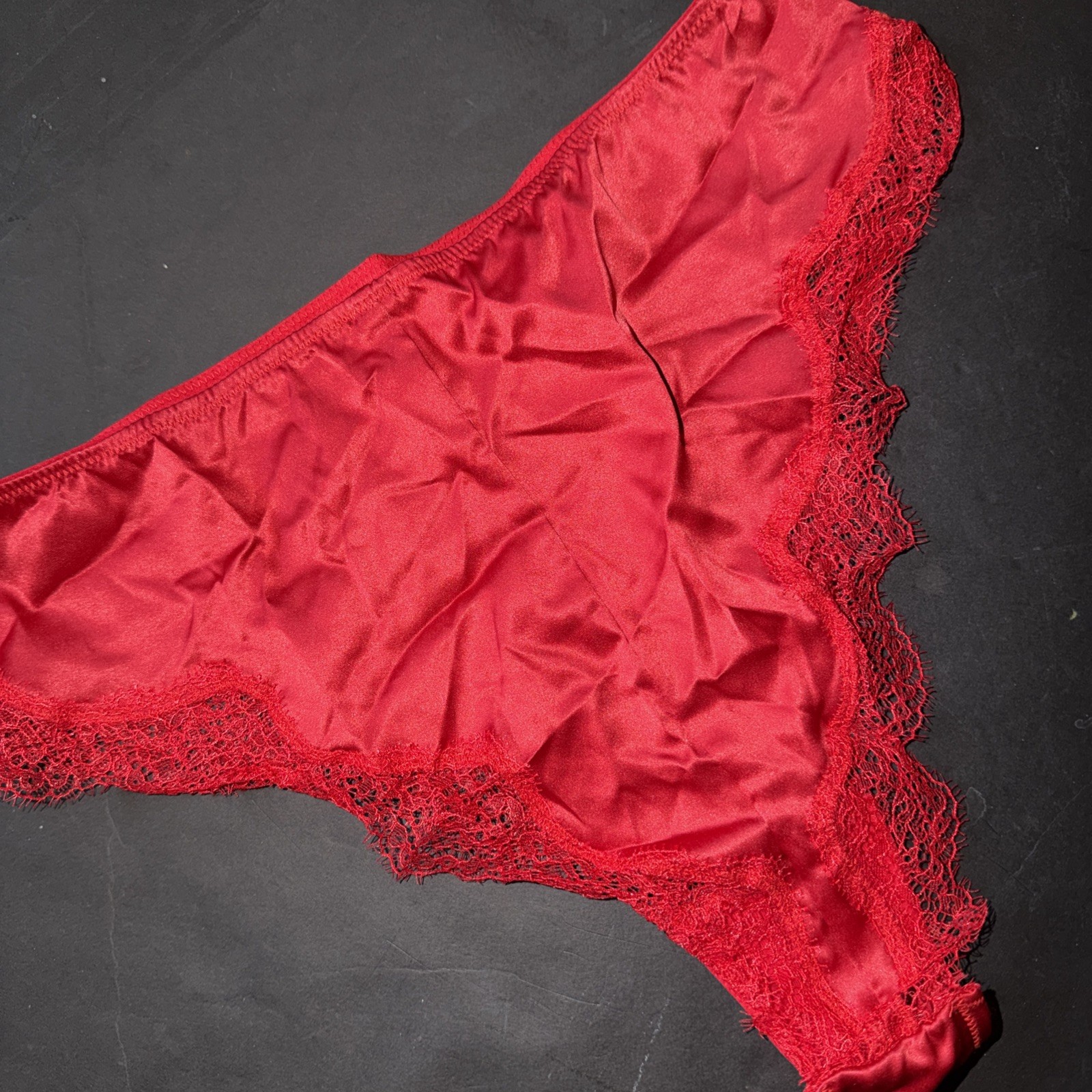NWT Victoria’s Secret M PANTY BRAZILIAN SLIP satin RED LACE DREAM ANGELS