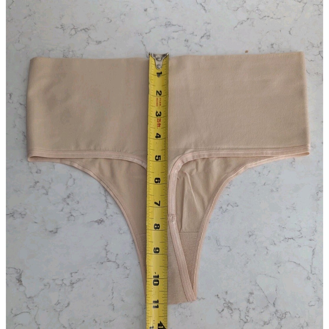 Yummie Womens Thong Ultralight Seamless Shaping Frappe Size L/XL NWT