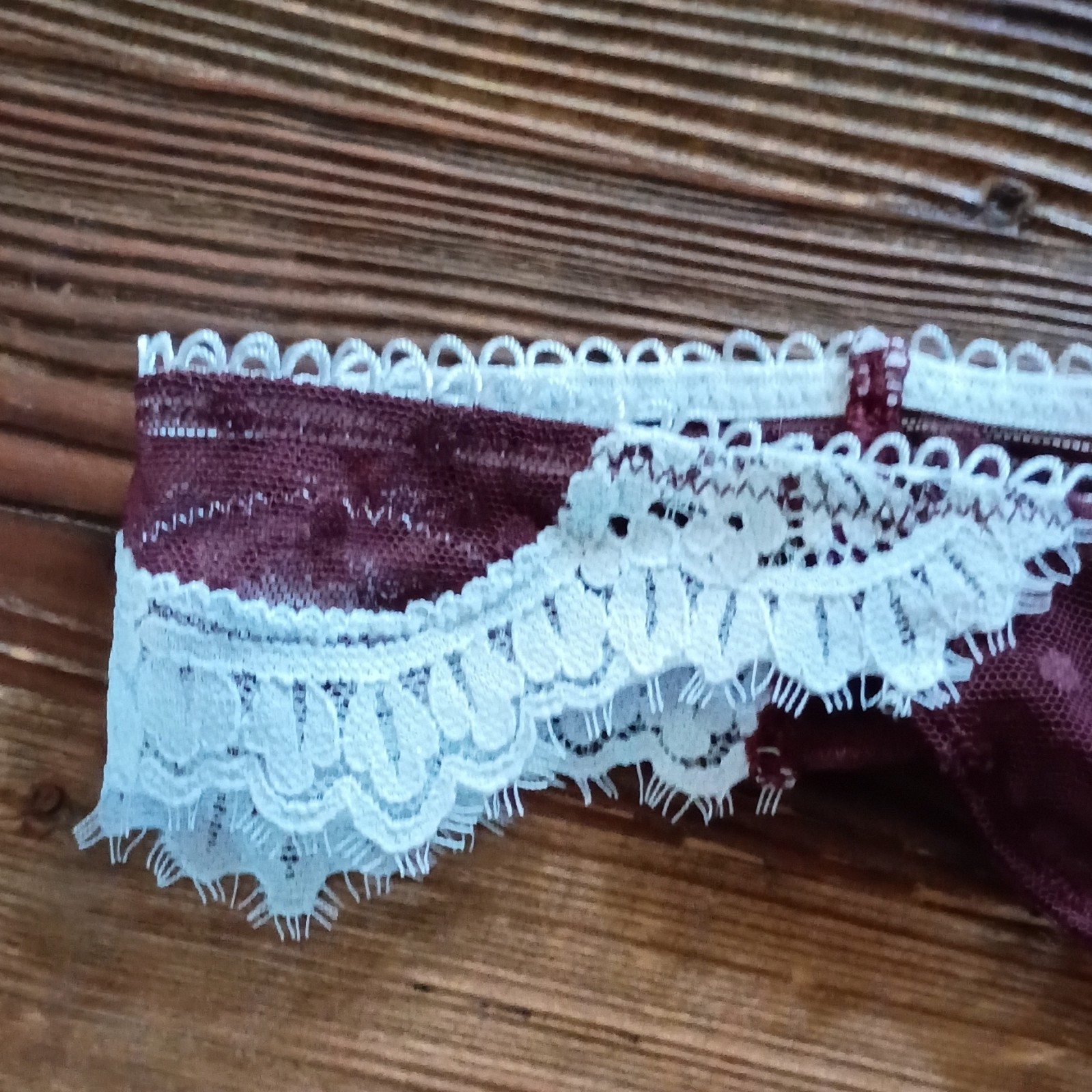 Aerie Women’s Burgundy/White Mesh Polka Dot Lace Thong Panties Size M