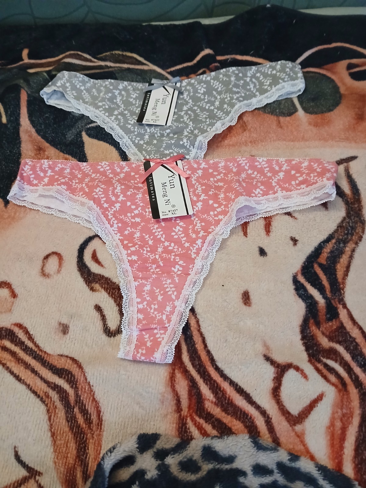 NWT Lot Of 2 Womens Floral Design Thongs *Sz XL*