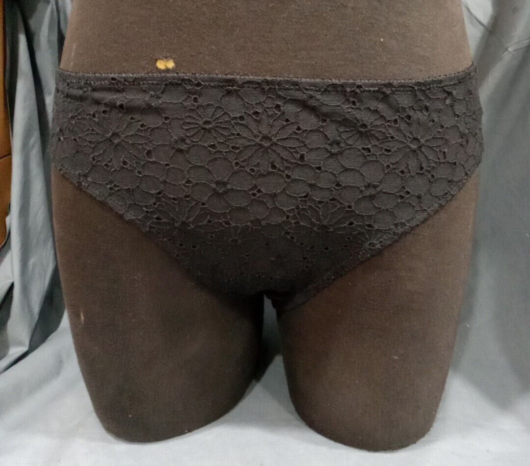 Eres Orchiedee Floral Lace Thong Black Size FR:40 US:8 New With Tags.