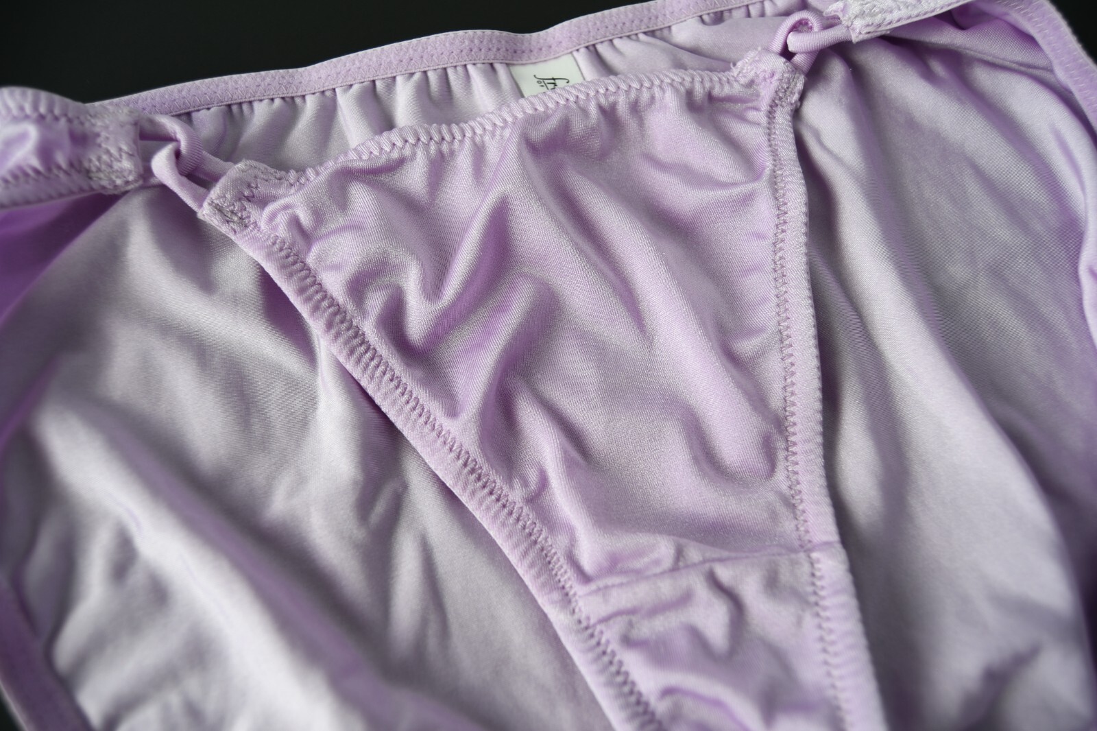 NEW Frederick’s of Hollywood VTG 90s-Y2K Satin-y Silky String Bikini Panty SMALL