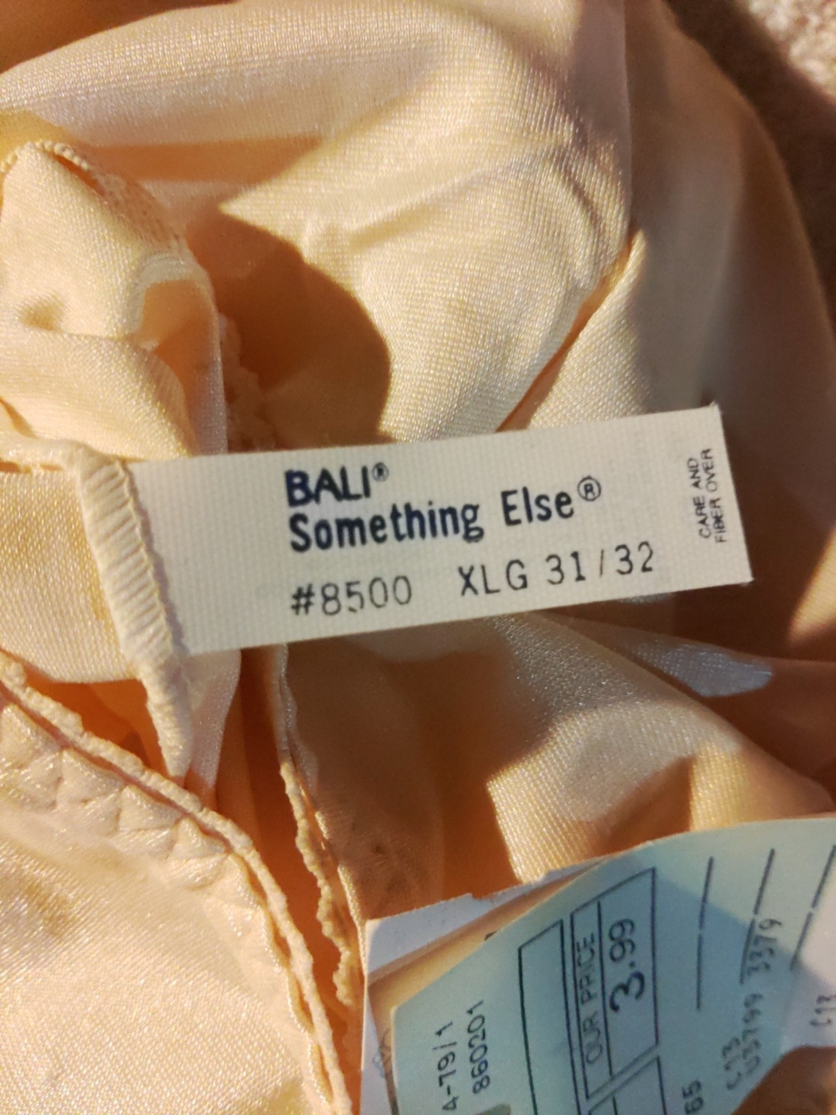 Bali “Something Else” Brief Panties Size 8 85% Antron III Nylon 15% Lycra