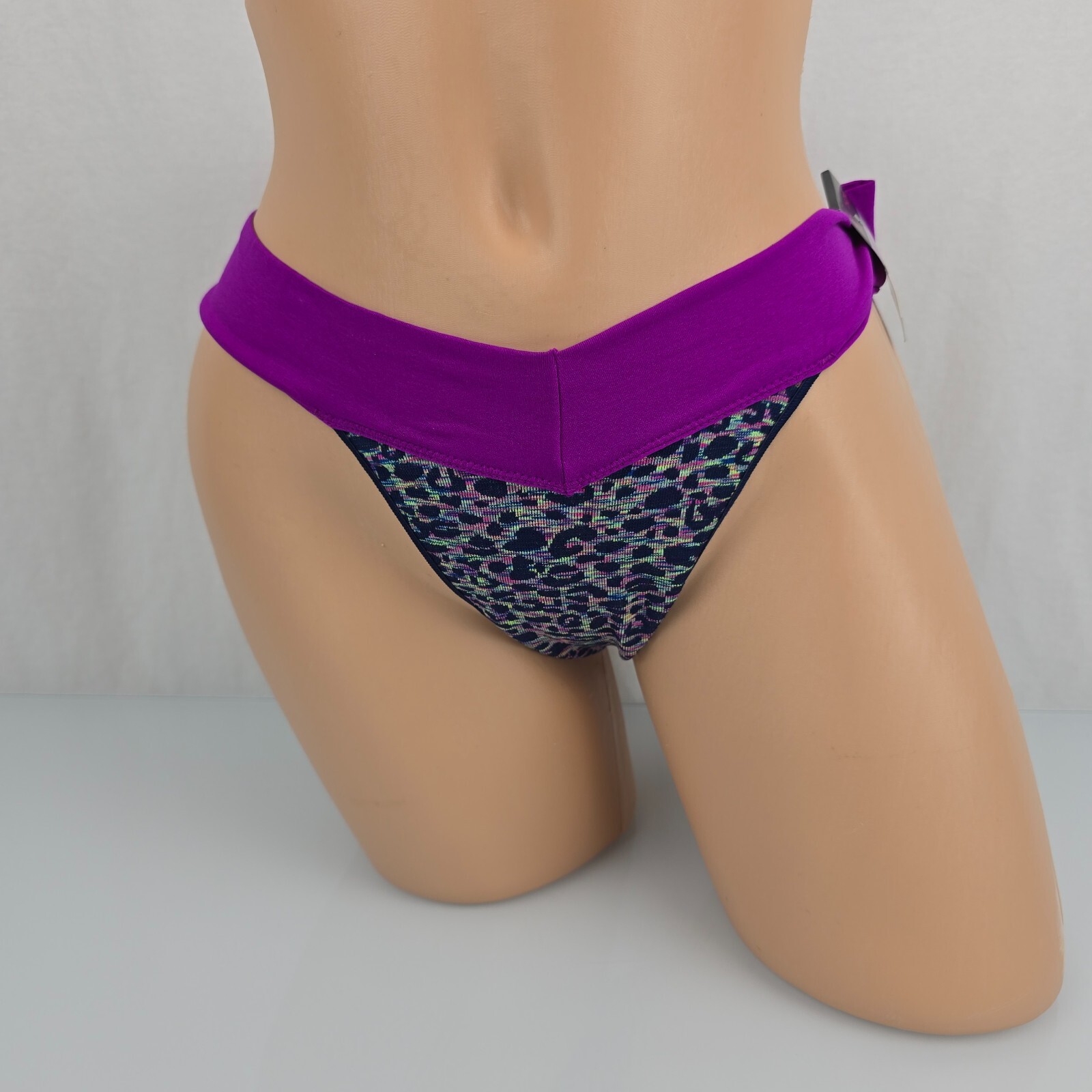 NWT No Boundaries NOBO Purple Leopard V Thong Panties Size 8 XL