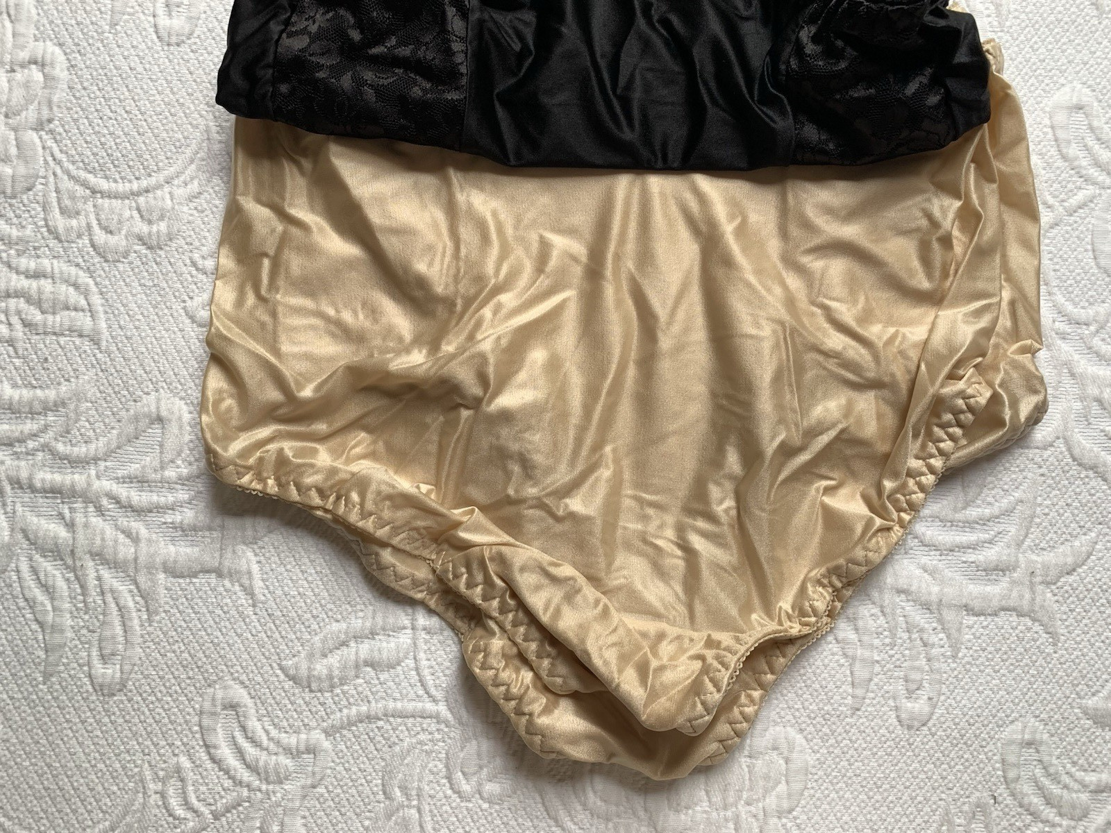 NWT Bali Double Support Nylon Brief Panty M/6 3-pak DFDBB3 2 beige 1 black