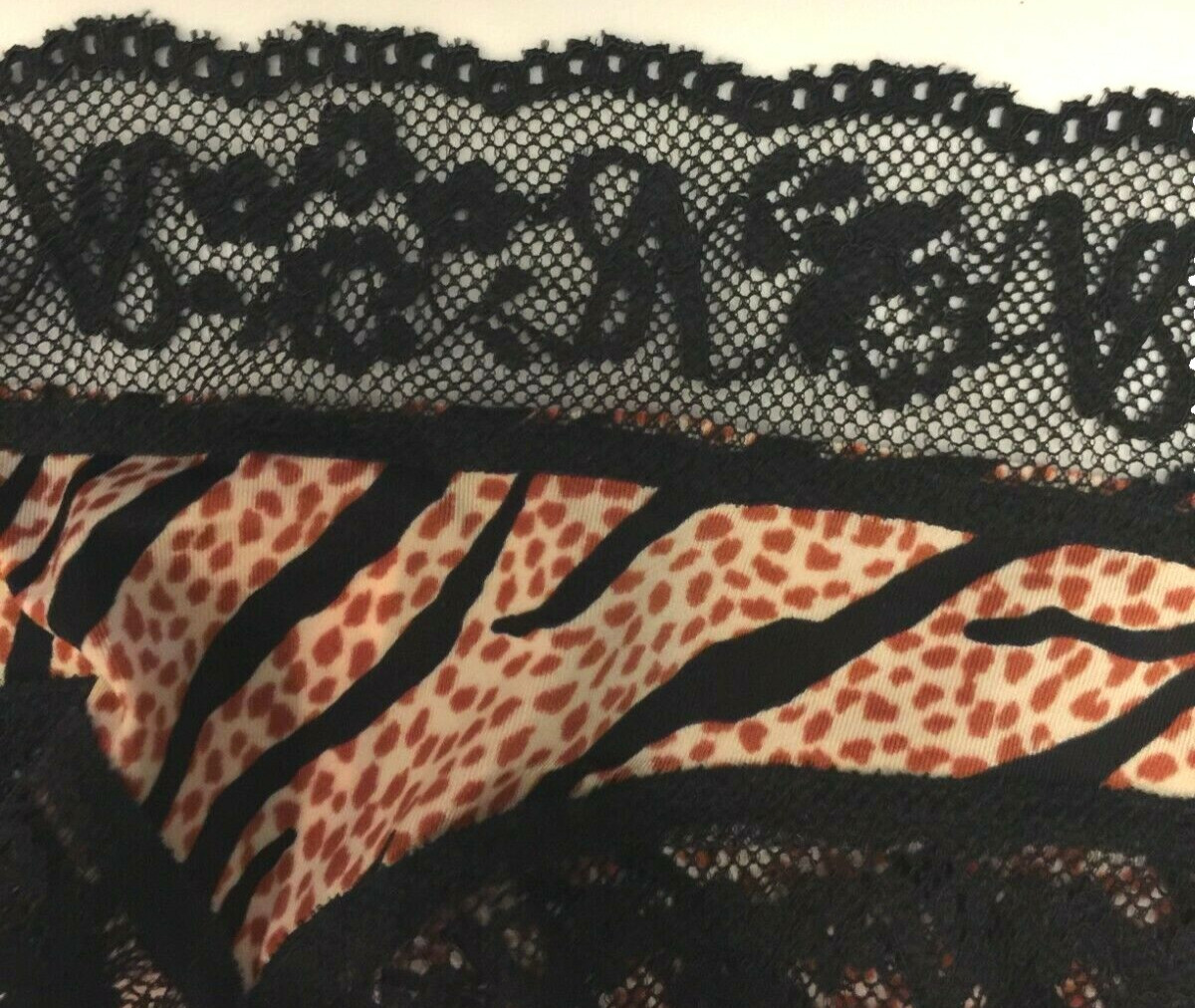 Victorias Secret Tiger Giraffe Animal Print Thong Panty Size XL Logo Lace Waist