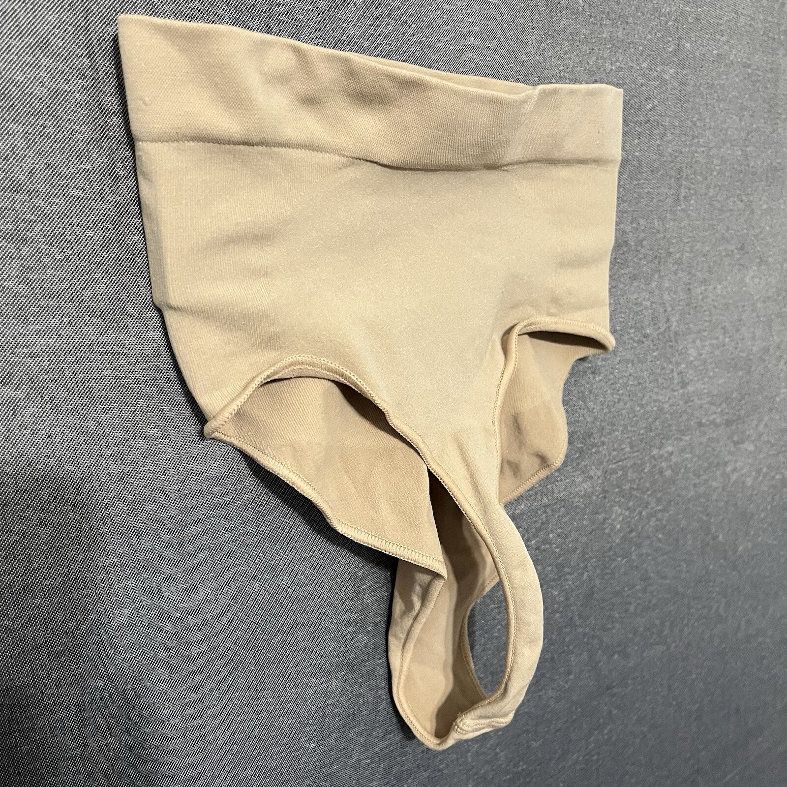 SKIMS Smooth Comfy Sculpting Mid Waist Thong in Beige -XXS/XS (SH-MWT-0198)