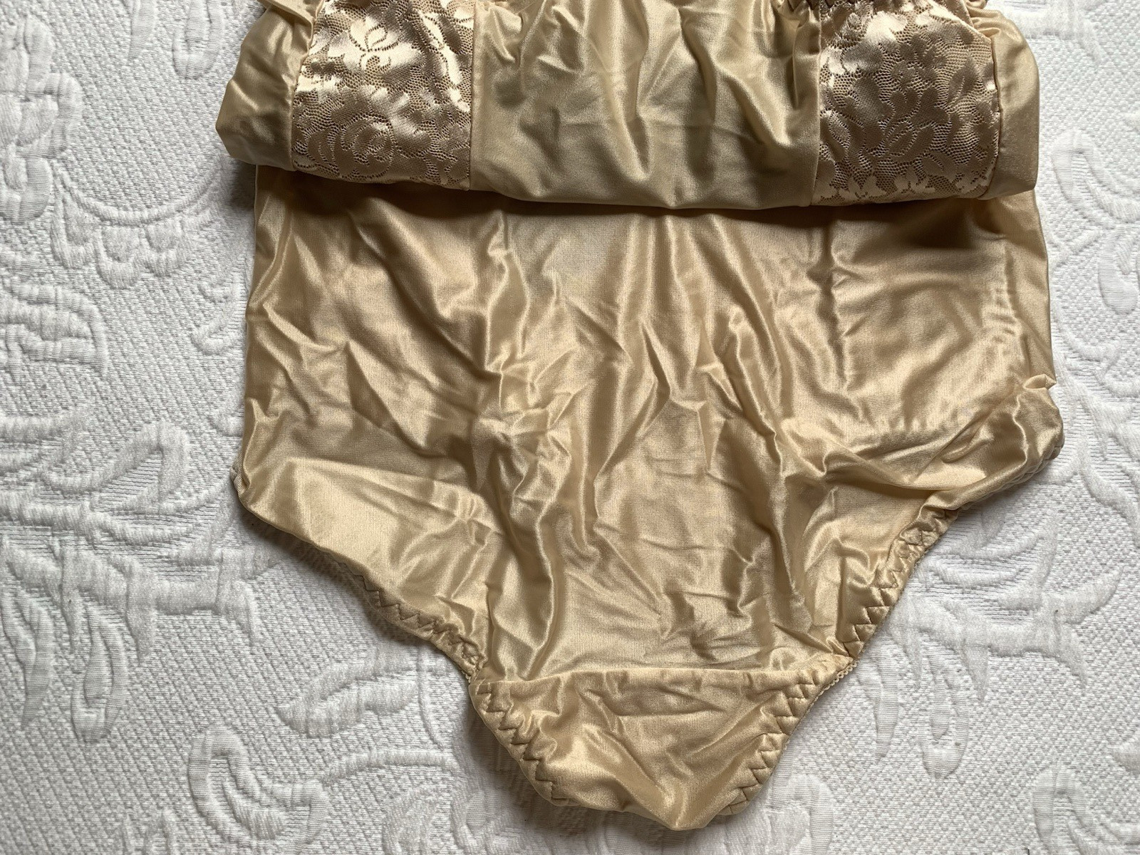 NWT Bali Double Support Nylon Brief Panty M/6 3-pak DFDBB3 2 beige 1 black