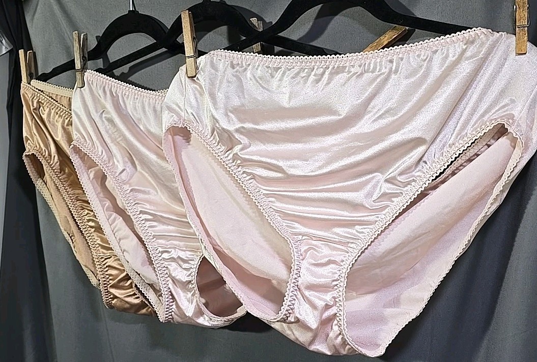 Vanity Fair Radiant Collection Light Control Undershapers 3 Pack Hi-Cut 5XL