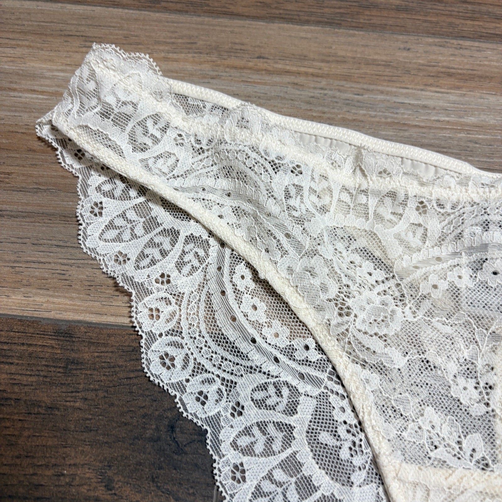& Other Stories Womens Size 8 Lace Scalloped Sheer Panty Cream Floral Stretch