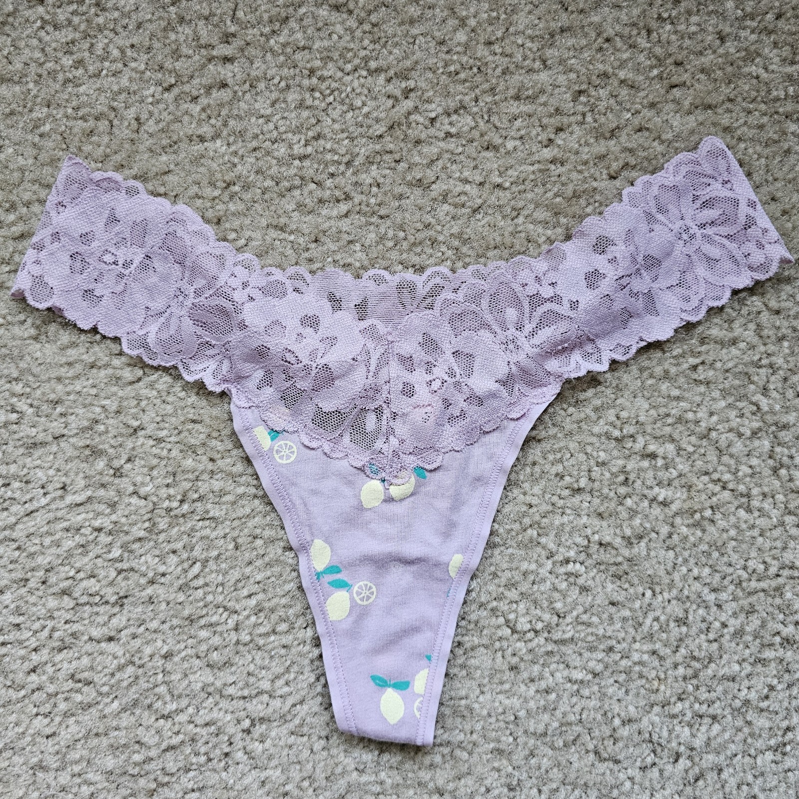 NWT Victorias Secret 2021 cotton lace thong purple lemon print size large