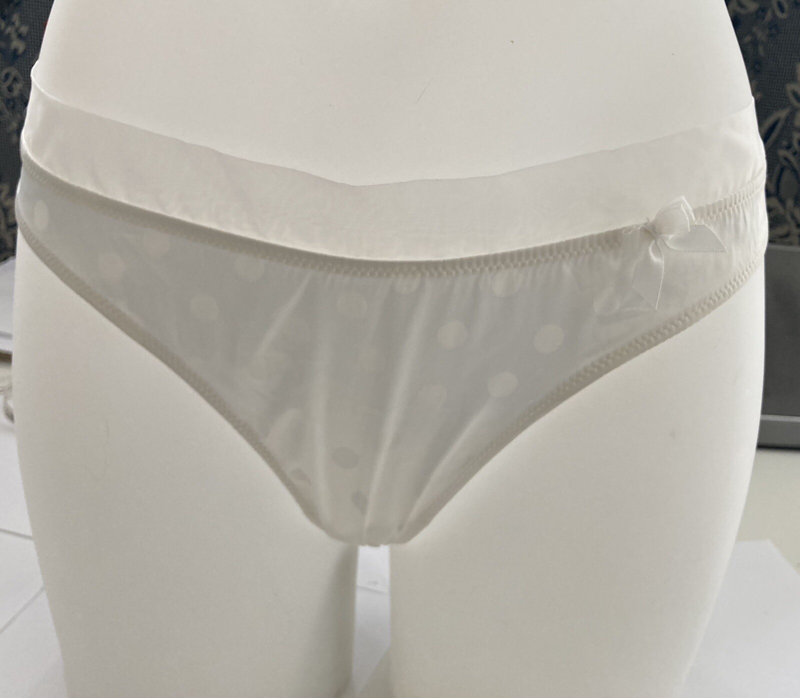 Bridal/Ivory thong, size M/12, Moments By Lingadore, BNWT