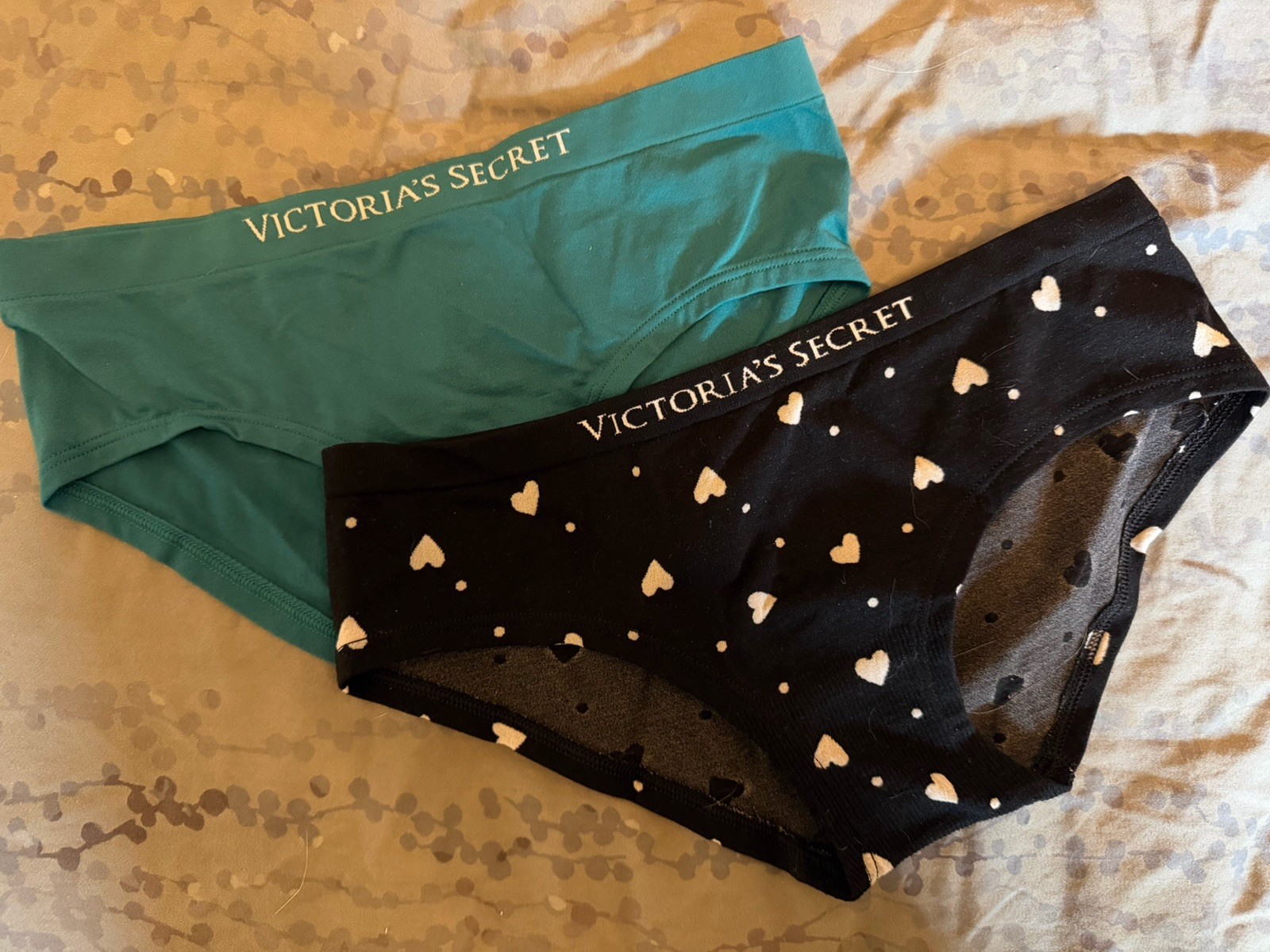 VICTORIAS SECRET Hiphugger Hipster Panty Heart S Small Lot Of 2 New NWT
