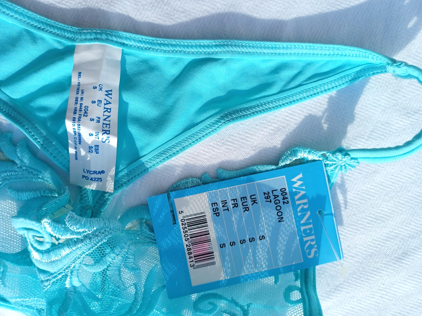 WARNERS Lingerie Beautiful Floral Lace Thong String in Lagoon Teal Shade Size S