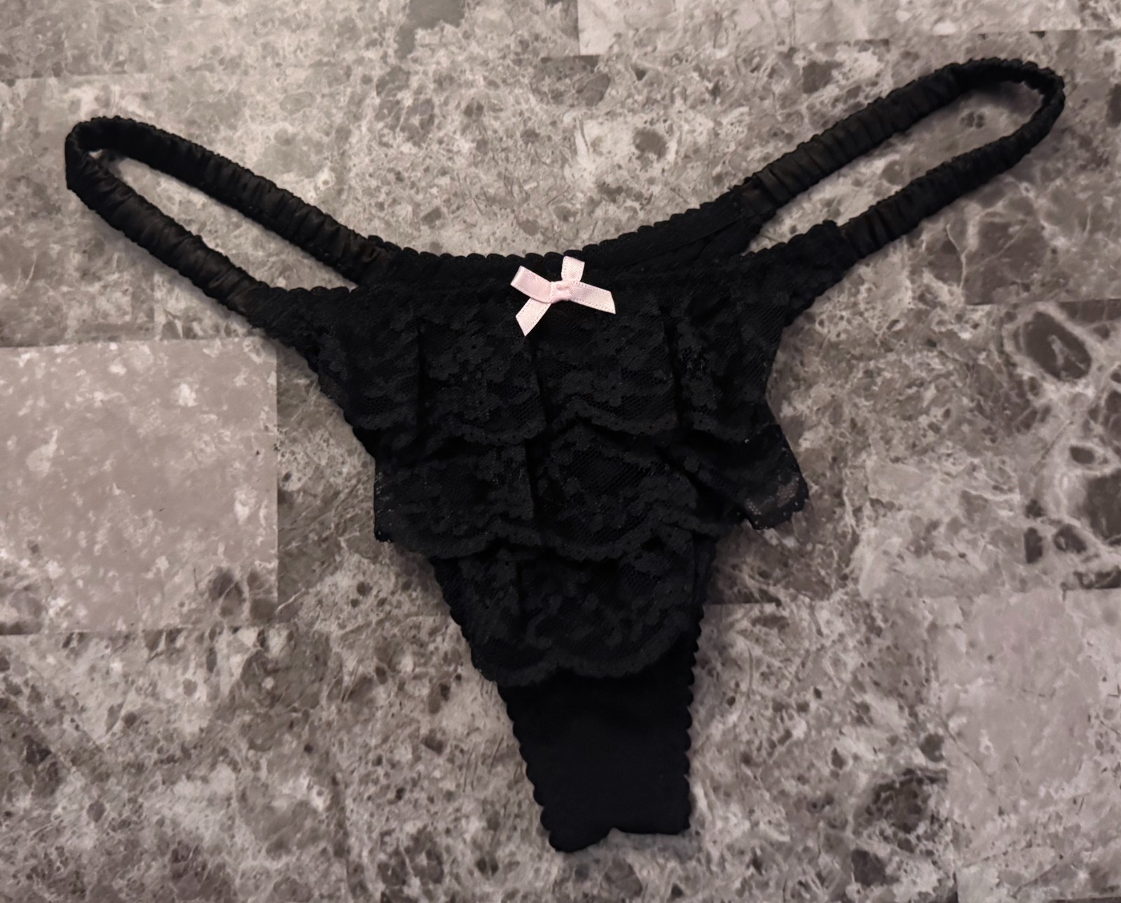 NWT VICTORIA’S SECRET XS BLACK MESH LACE RUFFLE PINK BOW RARE THONG PANTIES