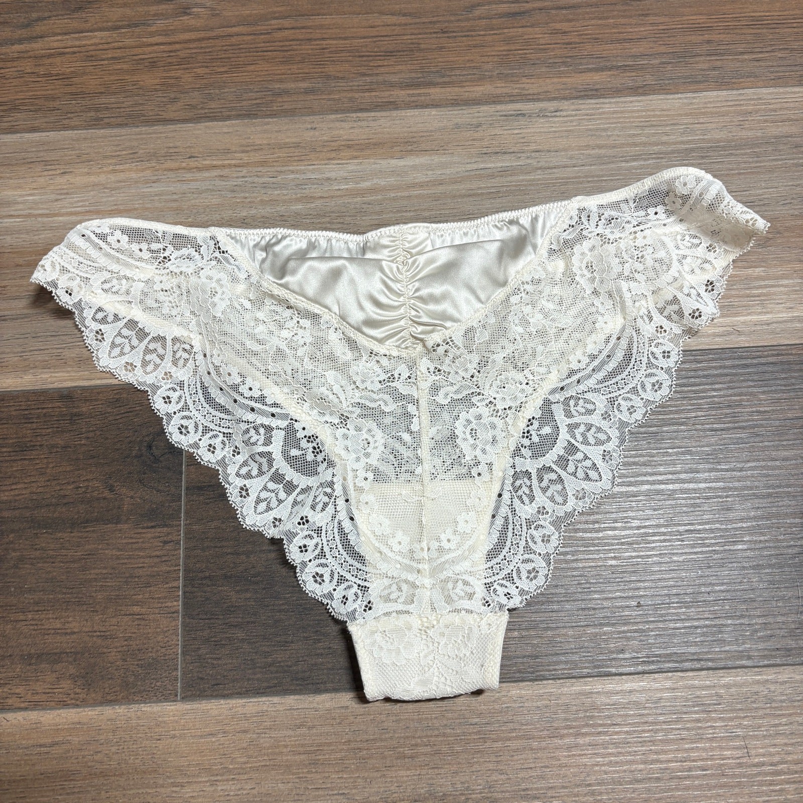 & Other Stories Womens Size 6 Lace Scalloped Sheer Panty Cream Floral Stretch