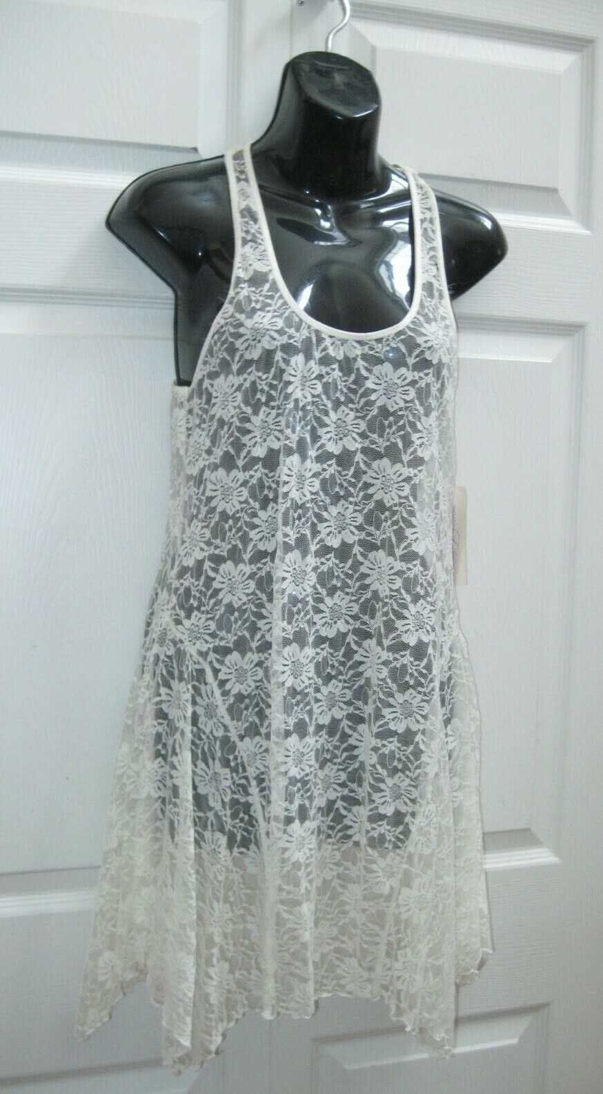 Linea Donatella Women’s Medium White Lace Night Gown Intimate Apparel New
