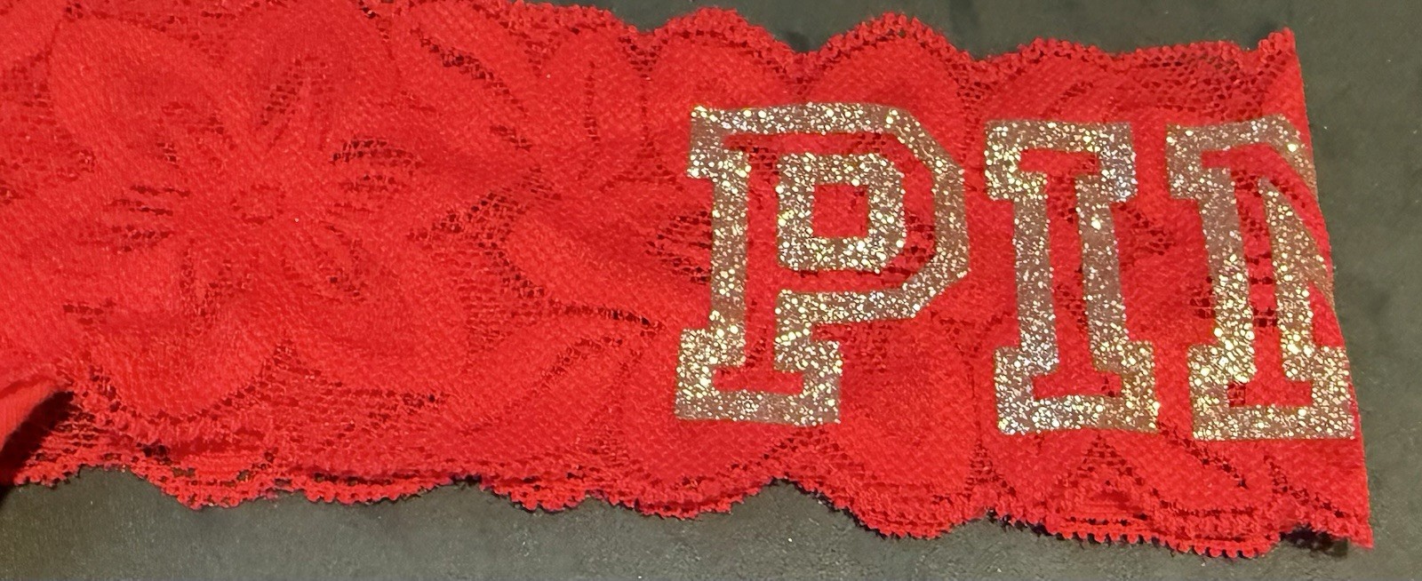 VICTORIA’S SECRET RED SILVER GLITTER LOGO LACE RARE THONG NWT VINTAGE Large