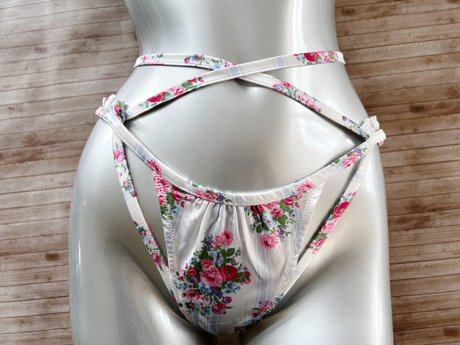 Nwt Victorias Secret For Love and Lemons Strappy High Waist Lailah Thong Panty M