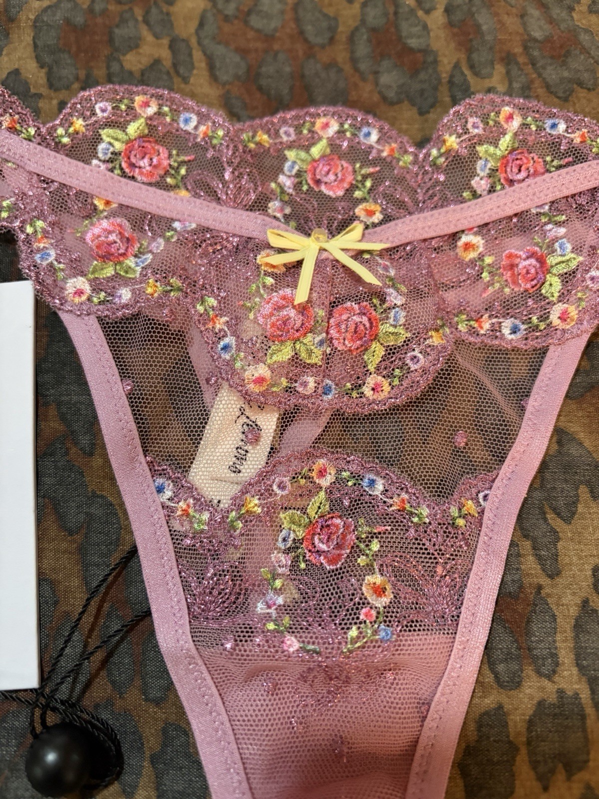 VS LOVE & LEMONS Daphne Lavender Embroidered Lace Metallic Threads Thong NWT M