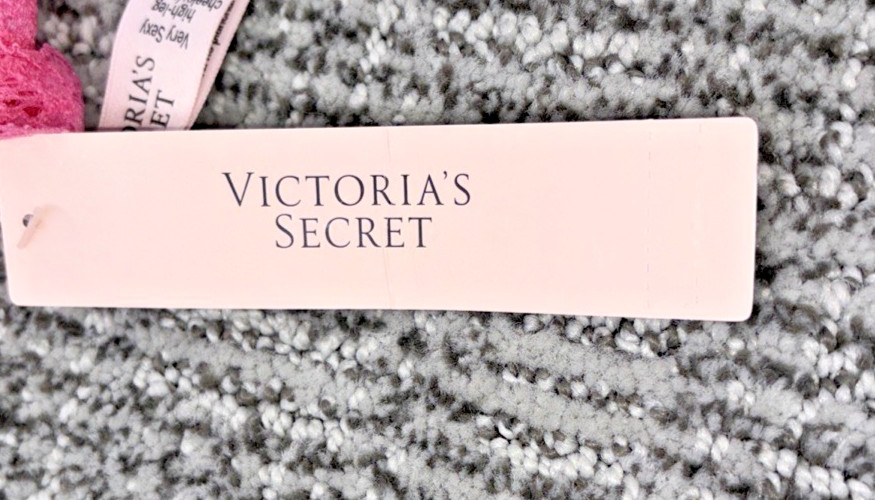 Victoria’s Secret Very Sexy NWT Large Pink Lace Heart Hardware Open Cheeky Panty