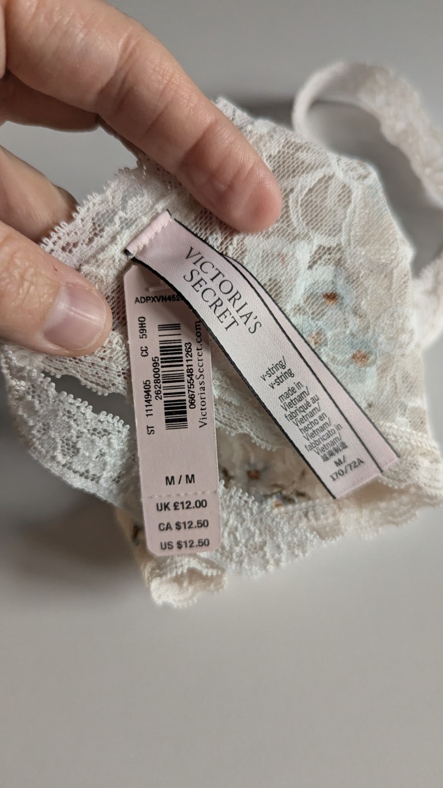 NWT Vintage Victoria’s Secret Sz M V String Thong Panties Floral Lace 2021 NEW