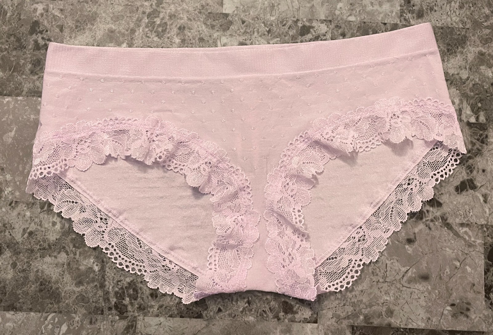 VICTORIA’S SECRET S LAVENDER PURPLE LACE POLKA DOT SEAMLESS HIPHUGGER PANTIES