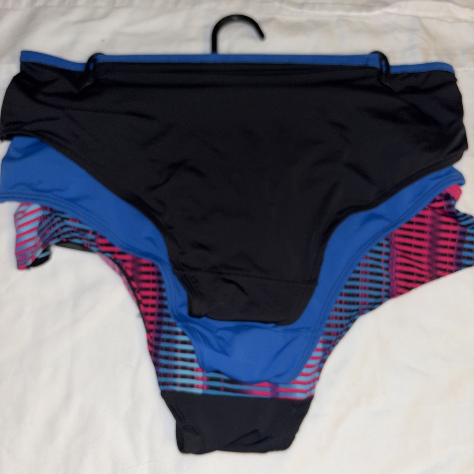 Material Girl 3 Pk Hipster Bikini Panties Women’s Large NWT Nylon Spandex