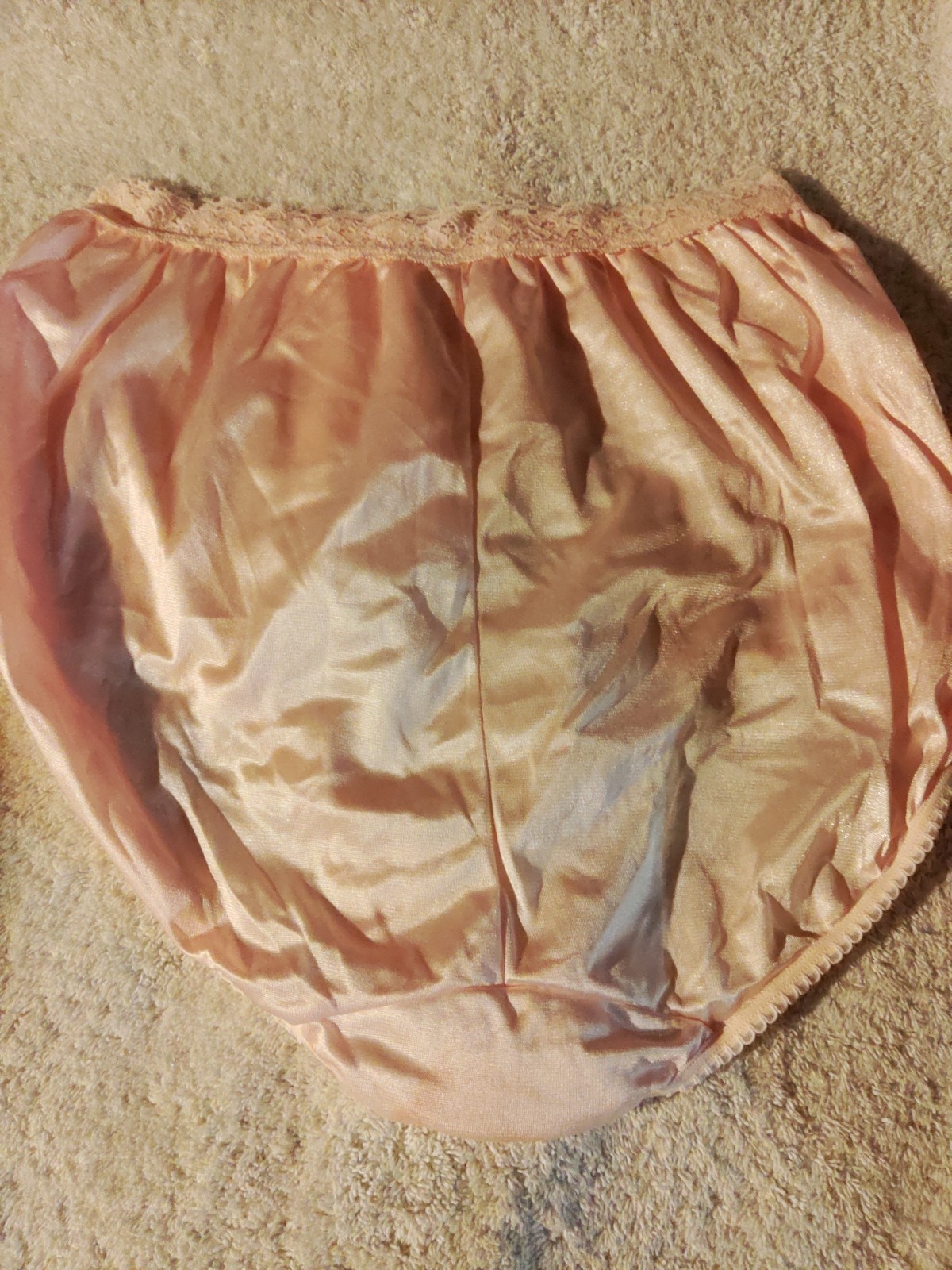 VTG Warner’s Perfect Measures White 100% Nylon W/ Lace Soft Silky Panties Sz 8