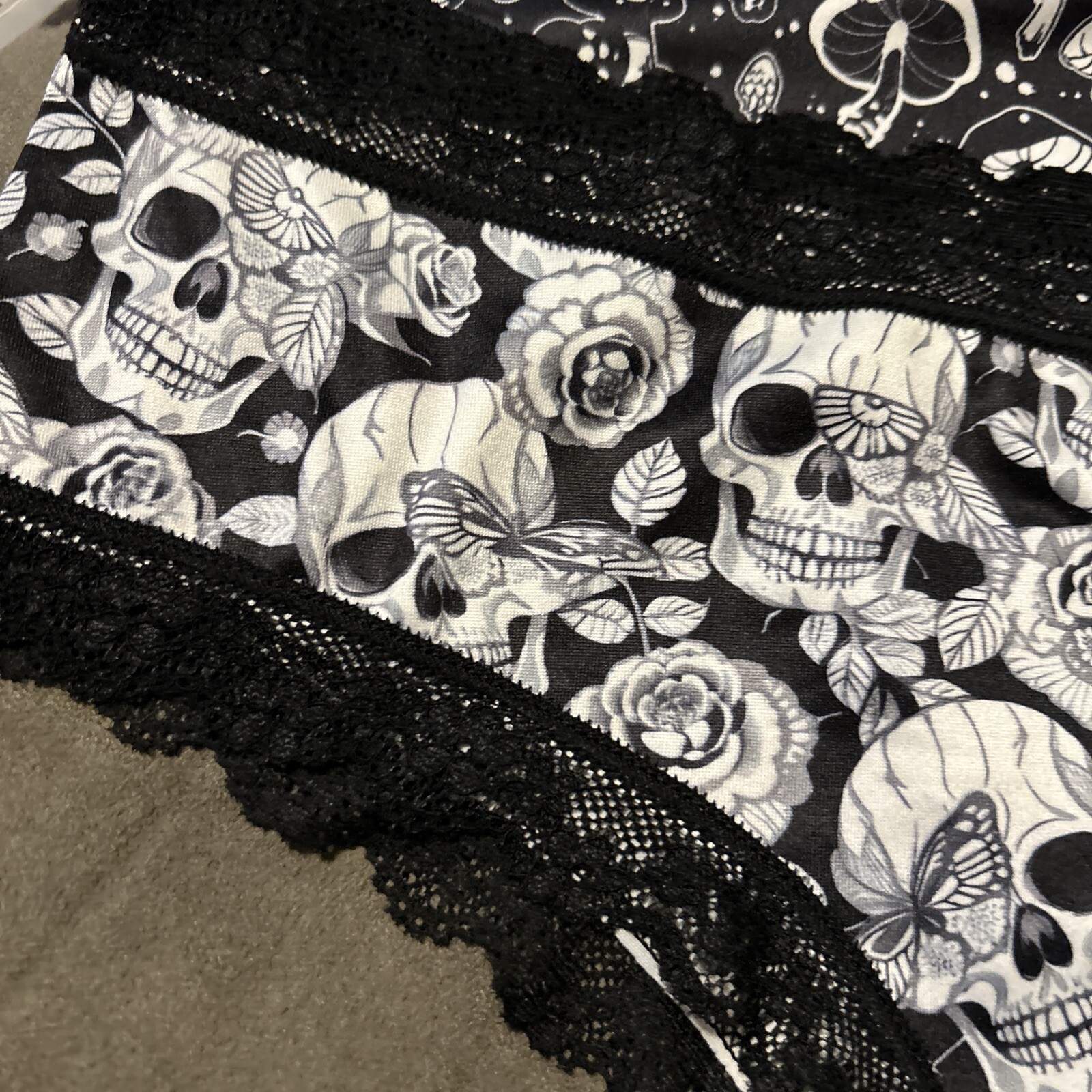 Morvia 3pk lace trim Skater goth Emo panties L skulls Mushrooms Jack-o-lantern