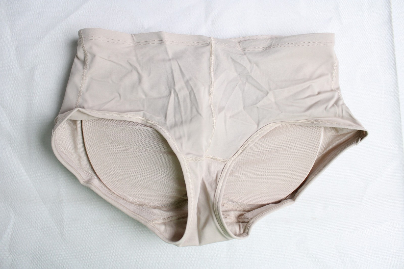Leonisa Women’s Magic Instant Butt Lift Padded Panty DH3 Nude Medium NWT