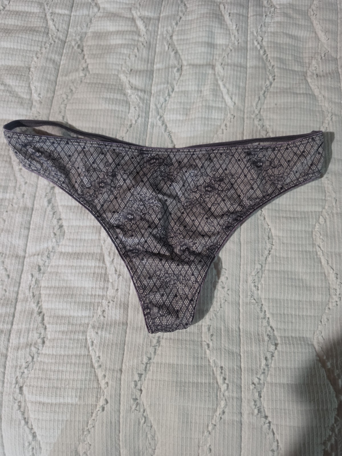 Victoria’s Secret Everyday Perfect Thong Size Large