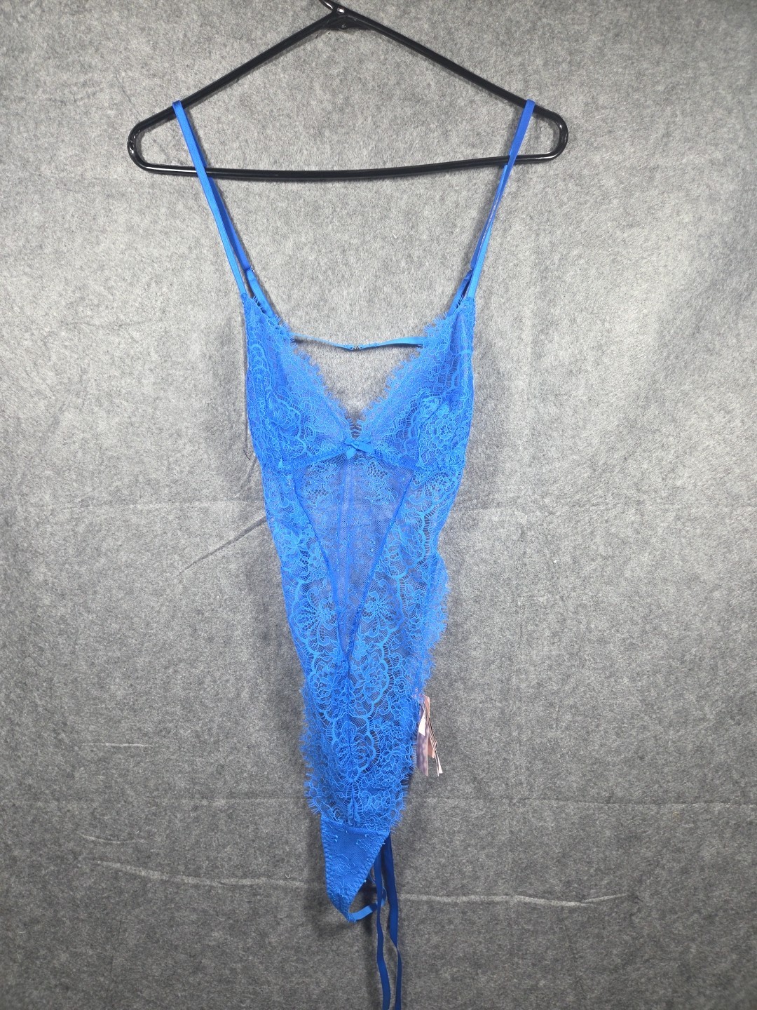 Victoria’s Secret Royal Blue Lacy Sexy Bodysuit Thong Halter Sz Large Lace NWT