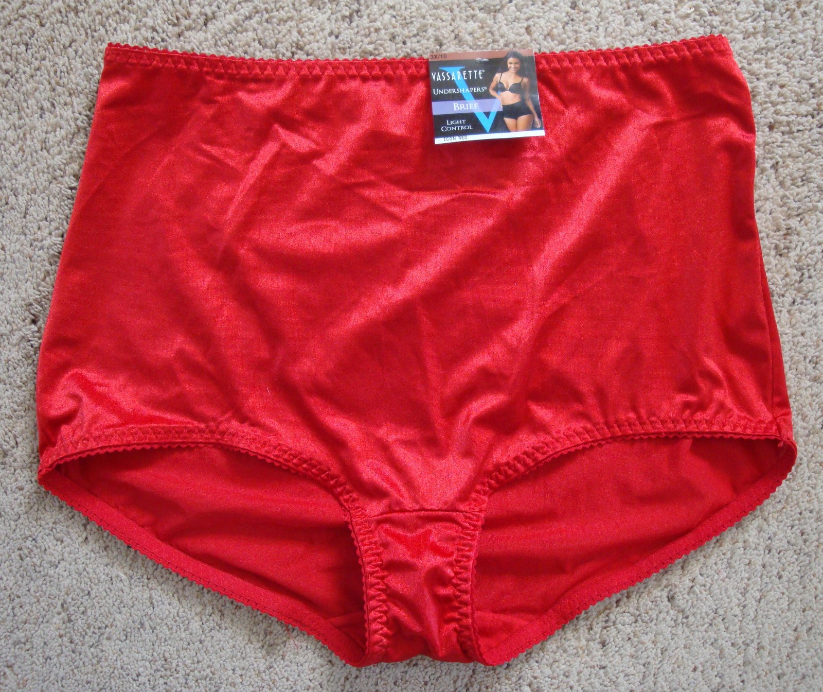 NWT Vassarette 3X / 10 Undershapers Brief Light Control RED Satin Shaper Panty