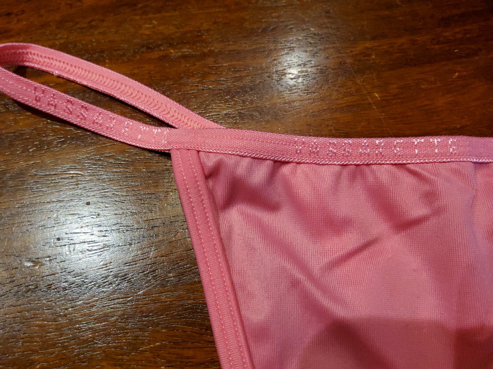 NWT Vassarette “Body Curves” Thong Panty Size 6 Med Rare – Memoirrose Pink