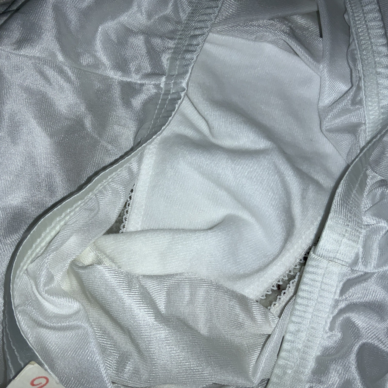VINTAGE VANITY FAIR SATINY WHITE NYLON HI-WAIST GRANNY PANTIES 6