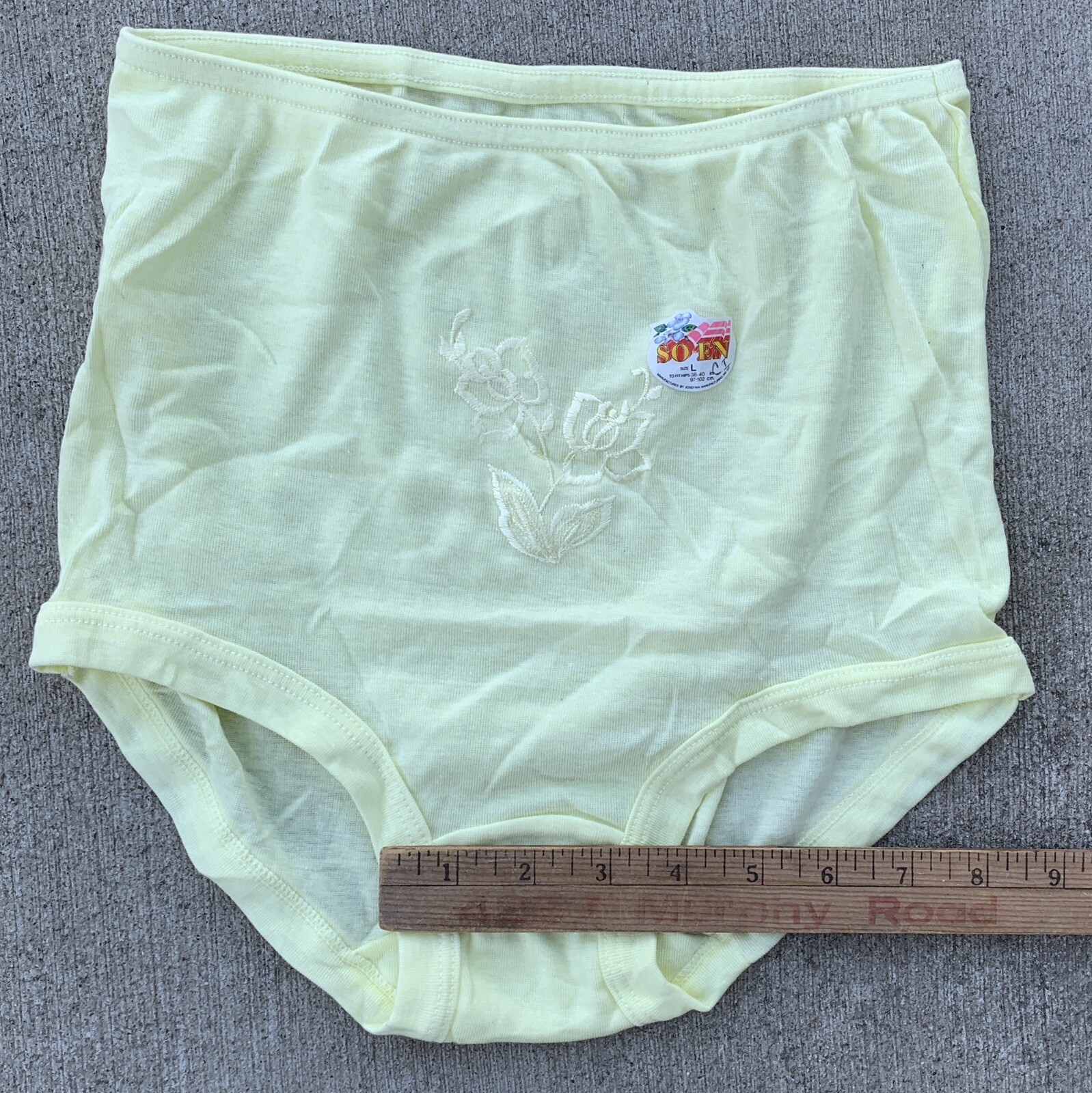 Floral Embroidered Panties Briefs pastel pale yellow So-en Size L