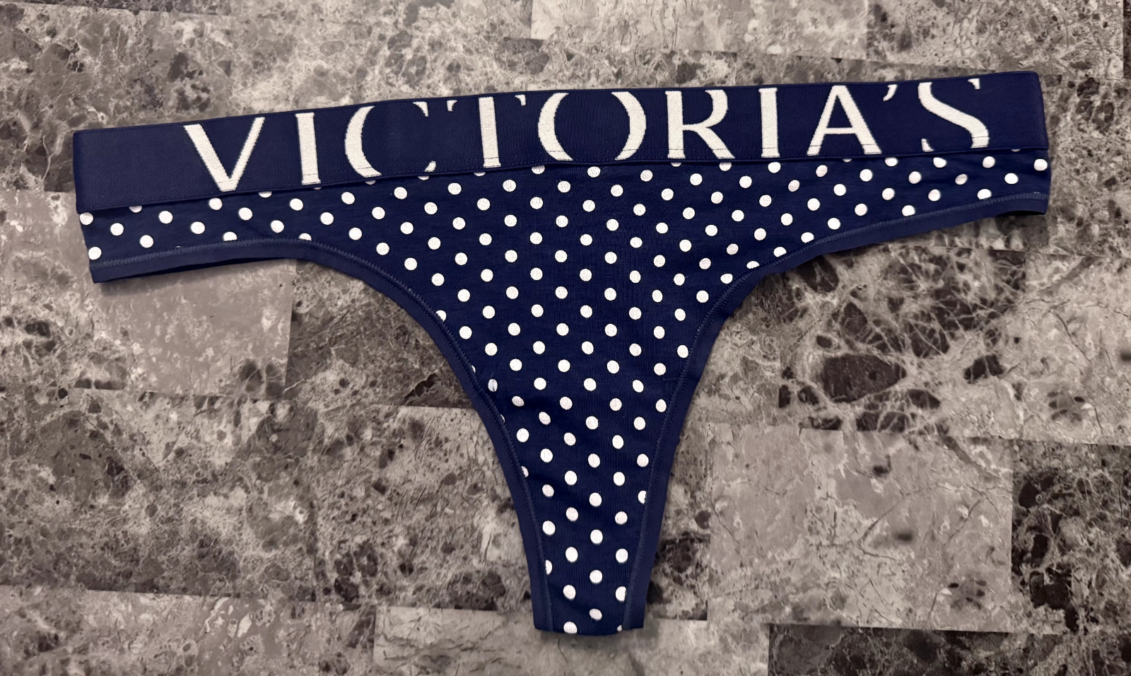 NWOT VICTORIA’S SECRET NAVY BLUE WHITE POLKA DOT THICK LOGO BAND THONG PANTIES