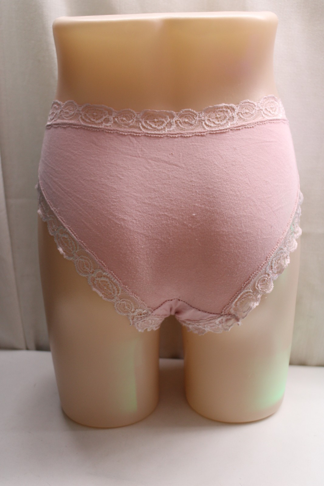 Vtg. Pink Sissy Princess Rayon Lace ruffle shiny Full Cut Silky Smooth panties M