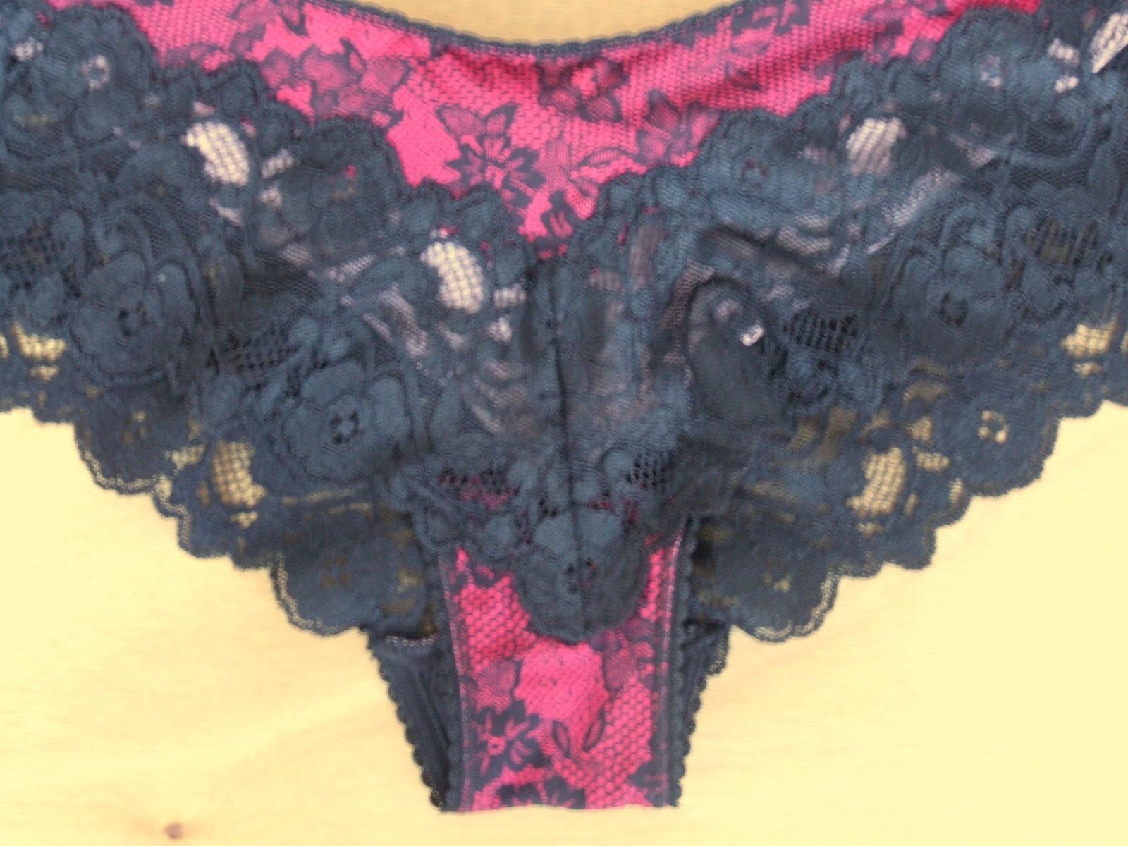EX Chainstore size 8 NO VPL lacey brief knickers panties Black and Red
