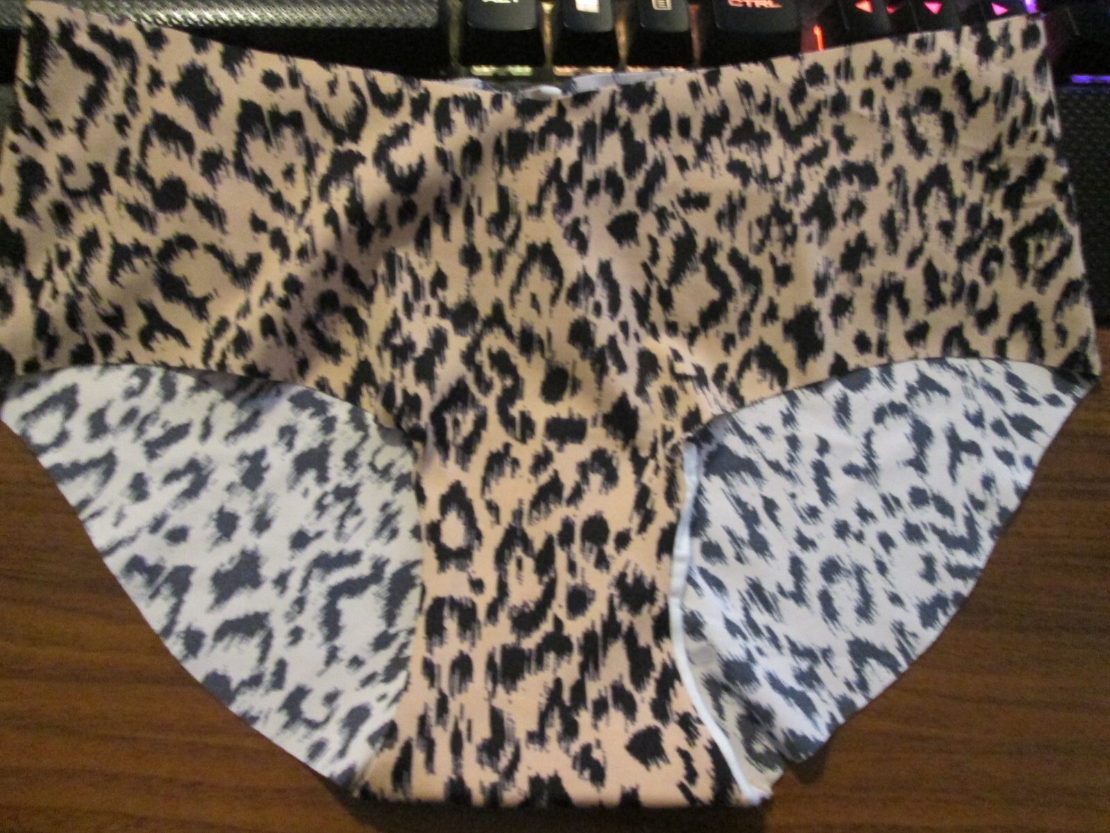 New Victoria’s Secret💜 💲Discounts on 2+💲No-Show Hiphugger💜XS,S,M,L,XL