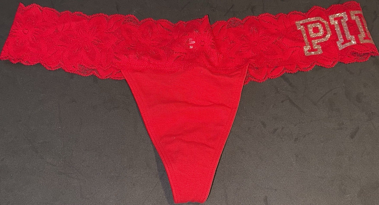 VICTORIA’S SECRET RED SILVER GLITTER LOGO LACE RARE THONG NWT VINTAGE Large
