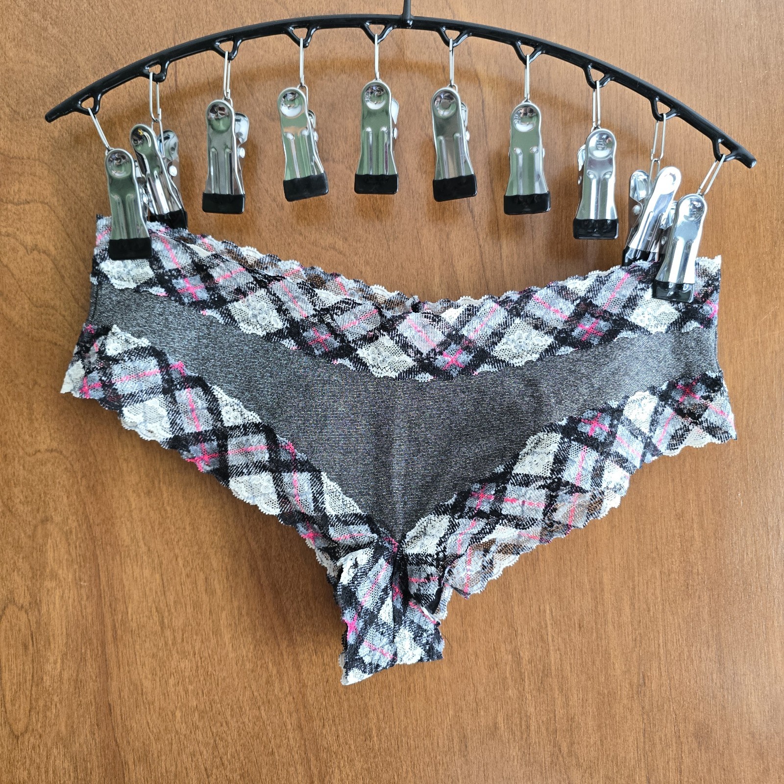 Victoria’s Secret Low Rise Cheeky NWT Grey/ Pink Plaid Medium