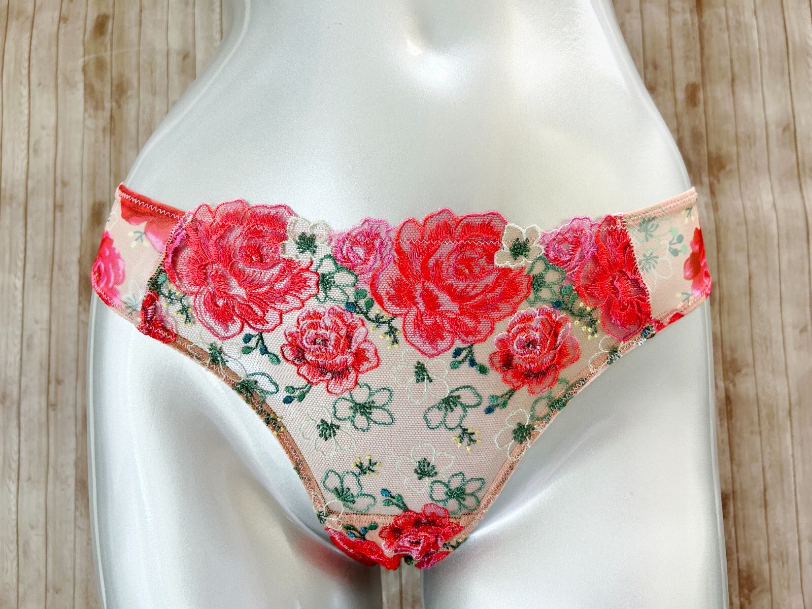 NWT Victorias Secret Dream Angels Floral Embroidery Thong Panty Red Floral S