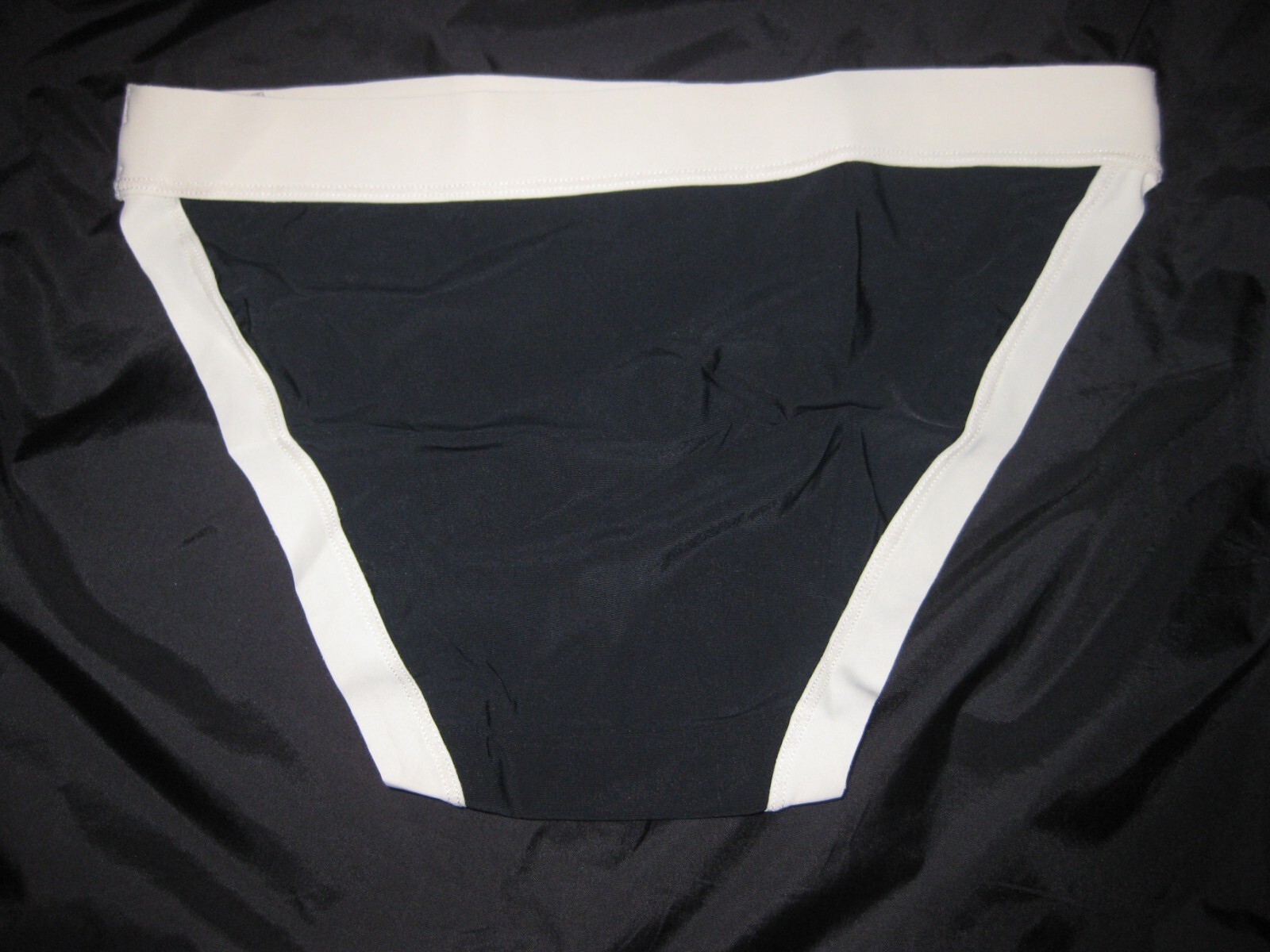Finetoo contrast trim string bikini panties S black w/white nip 80s aesthetic
