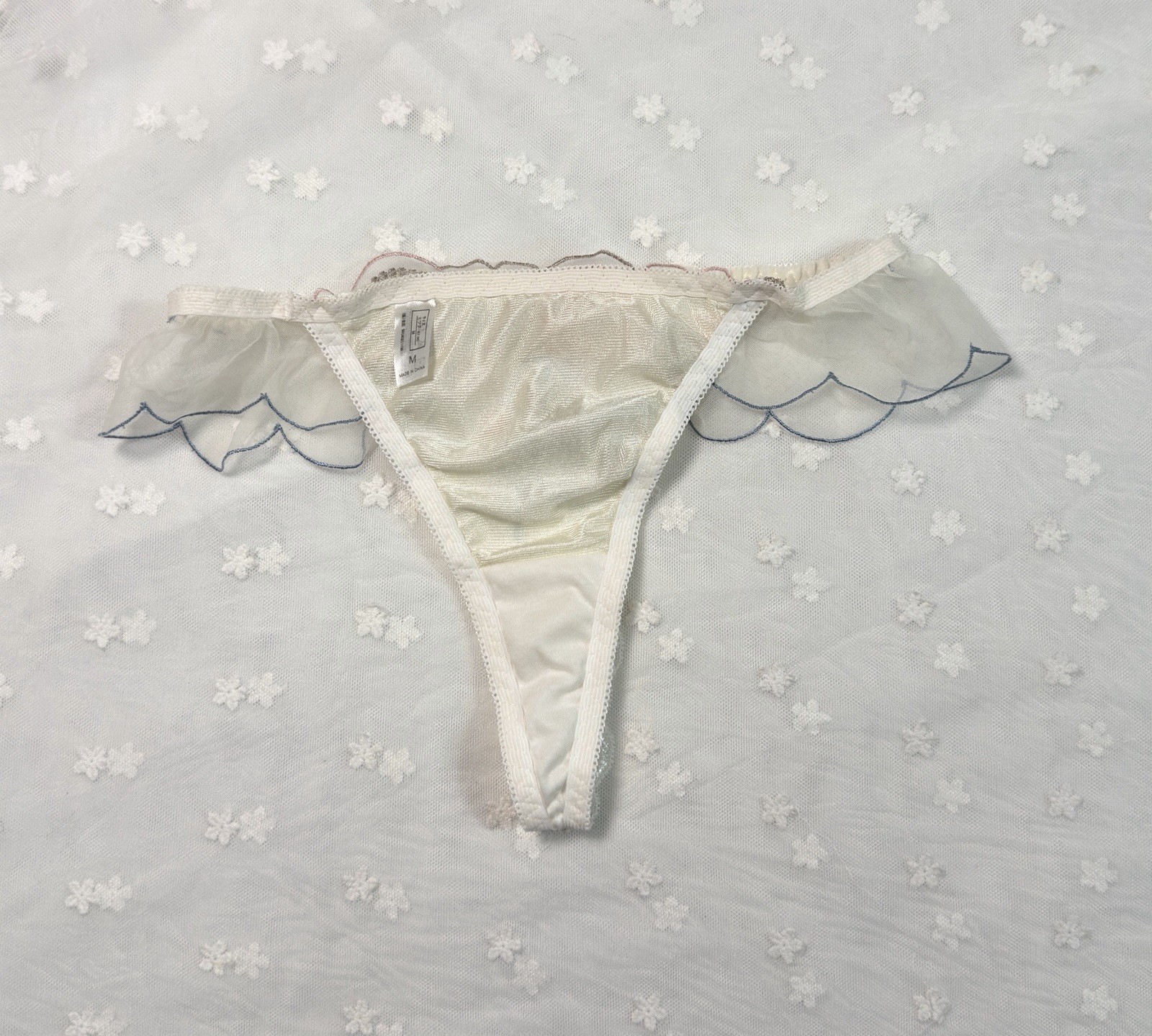 US-S/JP-M Japanese Brand 美匠 Floral Embroidered Lace Ruffle Nylon Thong Panty