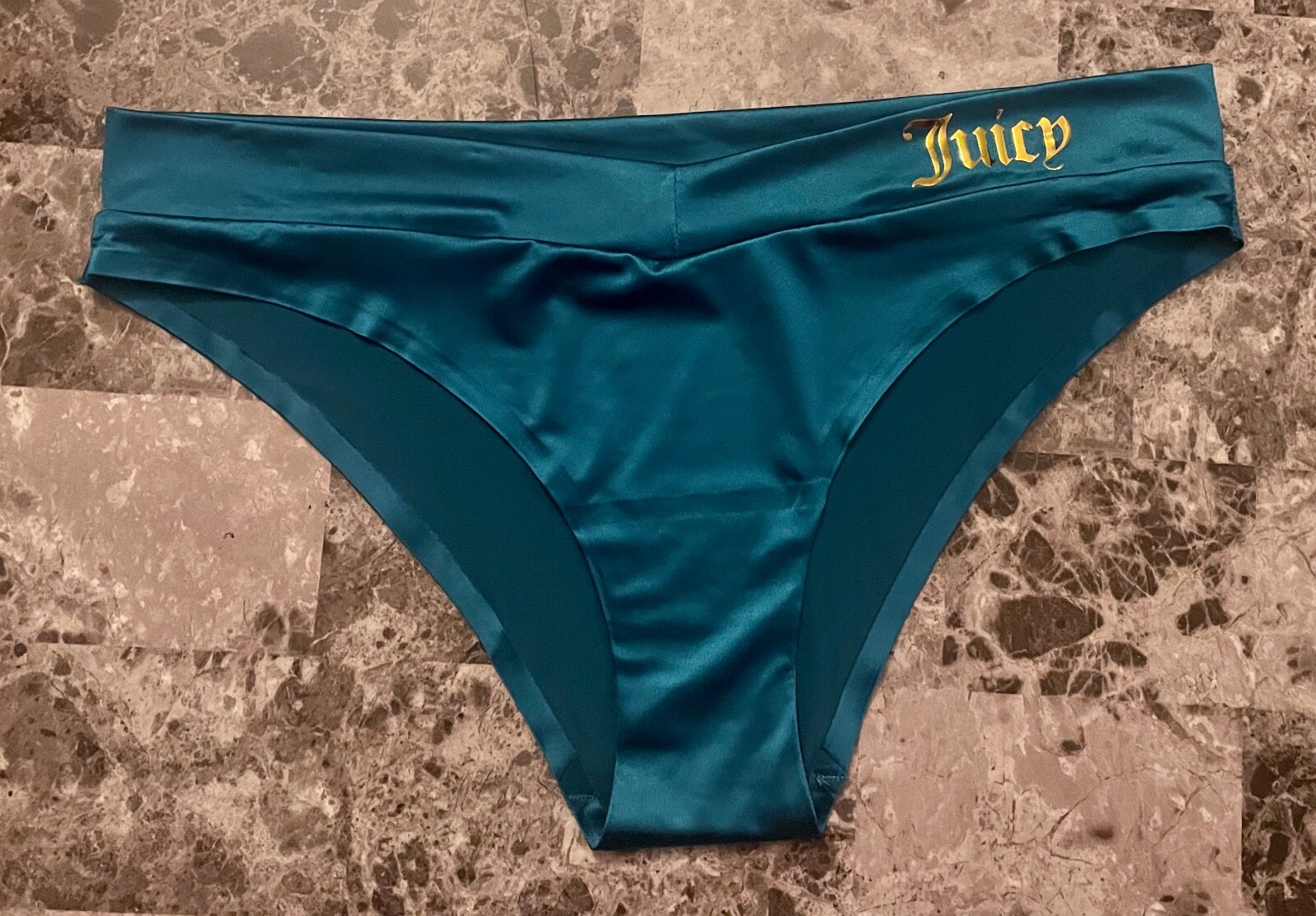 JUICY COUTURE M BLUE SATIN SMOOTH GOLD LOGO NO SHOW CHEEKY PANTIES *SMALL FLAW*