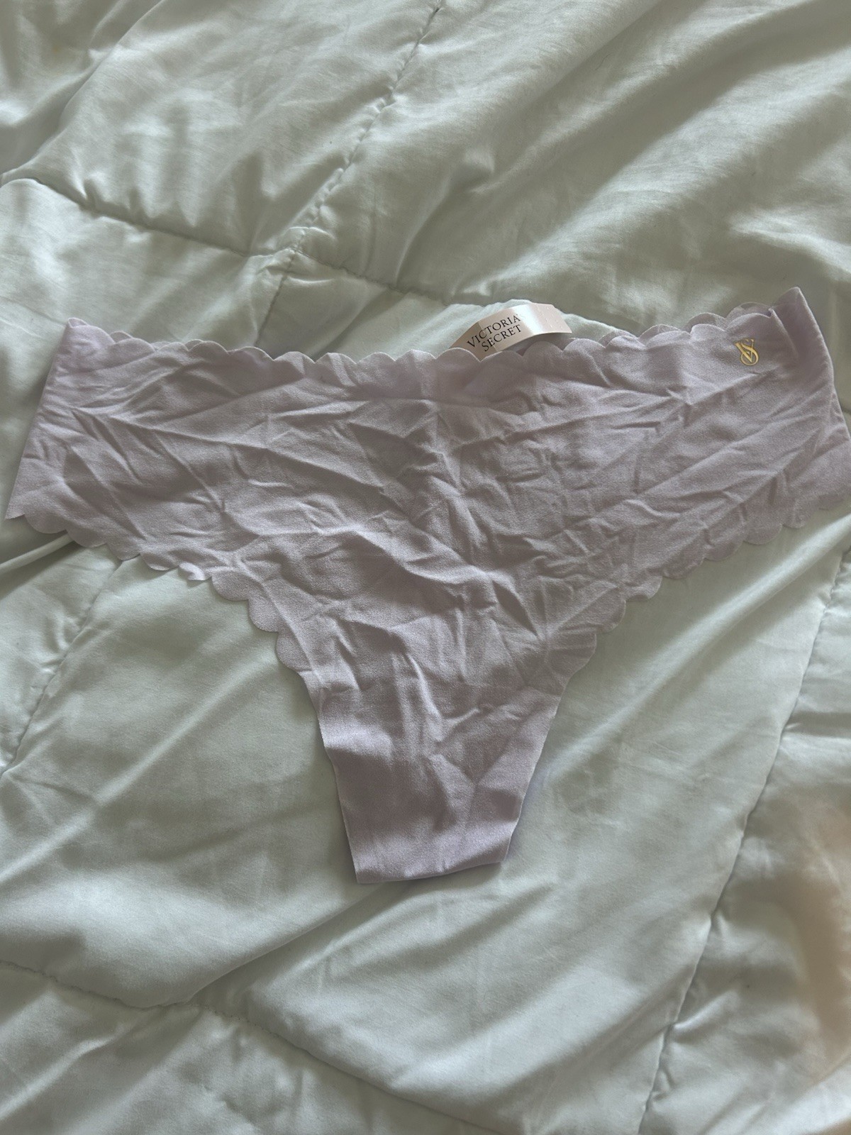 Victoria’s Secret Women’s Purple Thong Panties L Solid Scalloped Stretch Logo