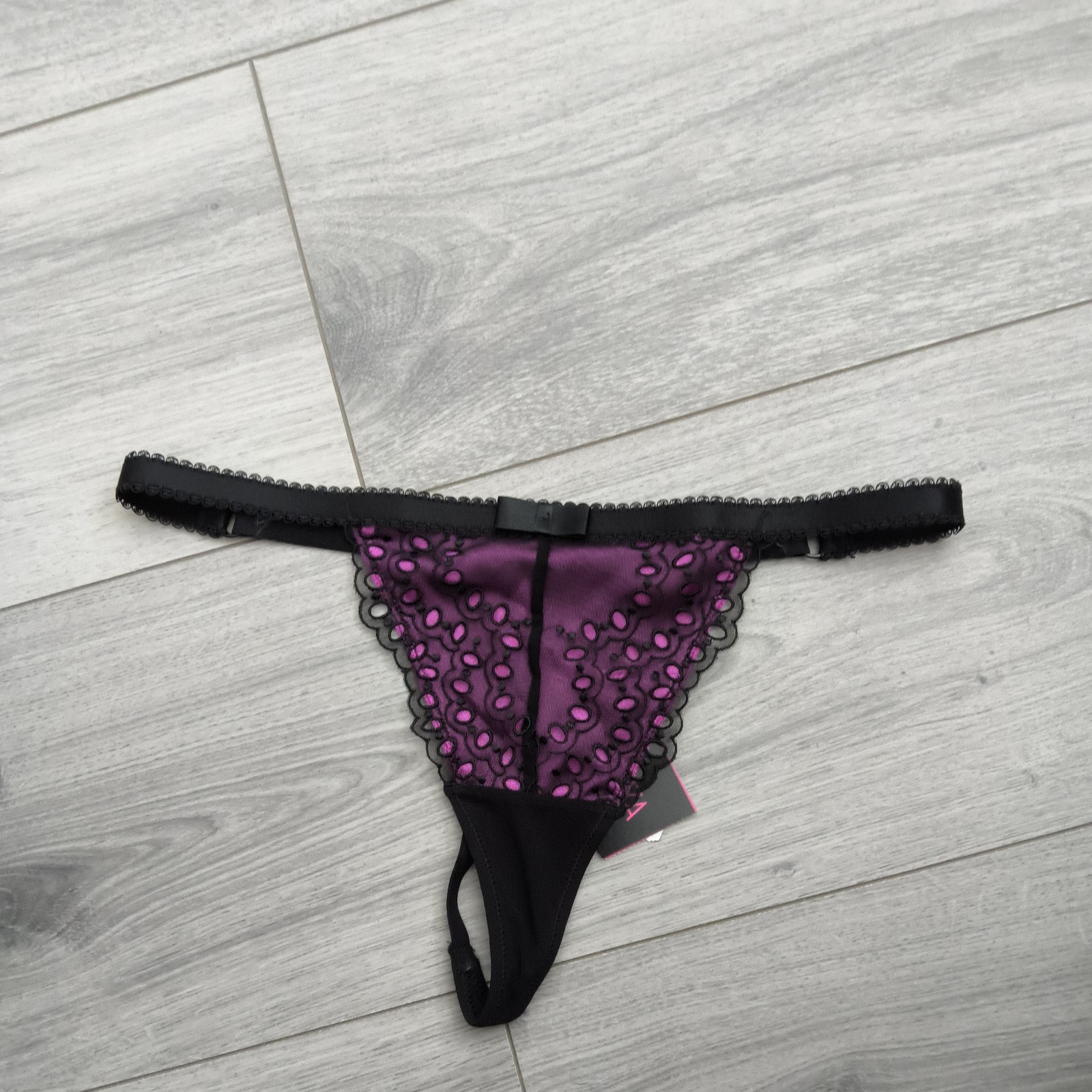 BNWT Vintage La Senza Black & Purple Vintage Broderie Embroidered Thong Sz 8-10