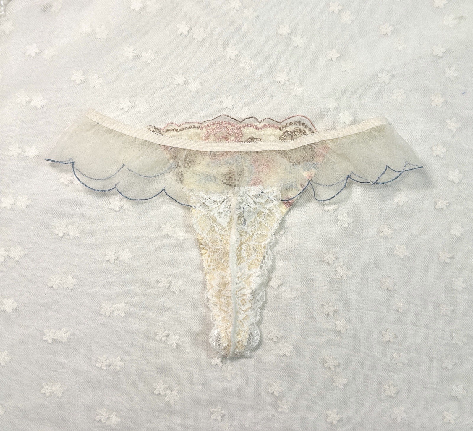US-S/JP-M Japanese Brand 美匠 Floral Embroidered Lace Ruffle Nylon Thong Panty